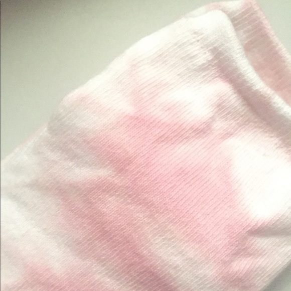 🍀3/$25 Pink Tie Dye Ankle Socks - Picture 2 of 2